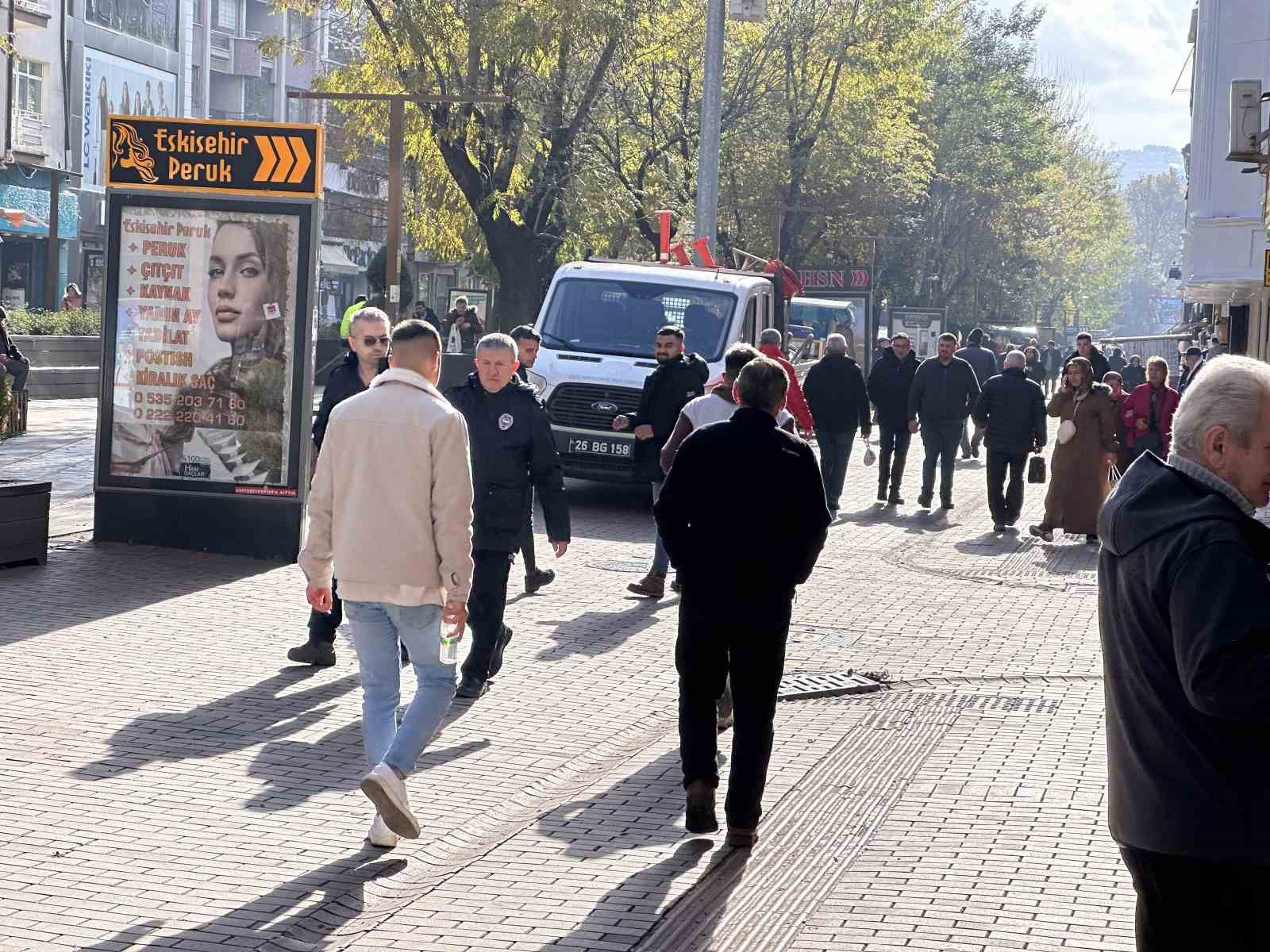 Eskişehir'de Dilencilik Yasaklarına Rağmen Yöntem Değiştiriyorlar!