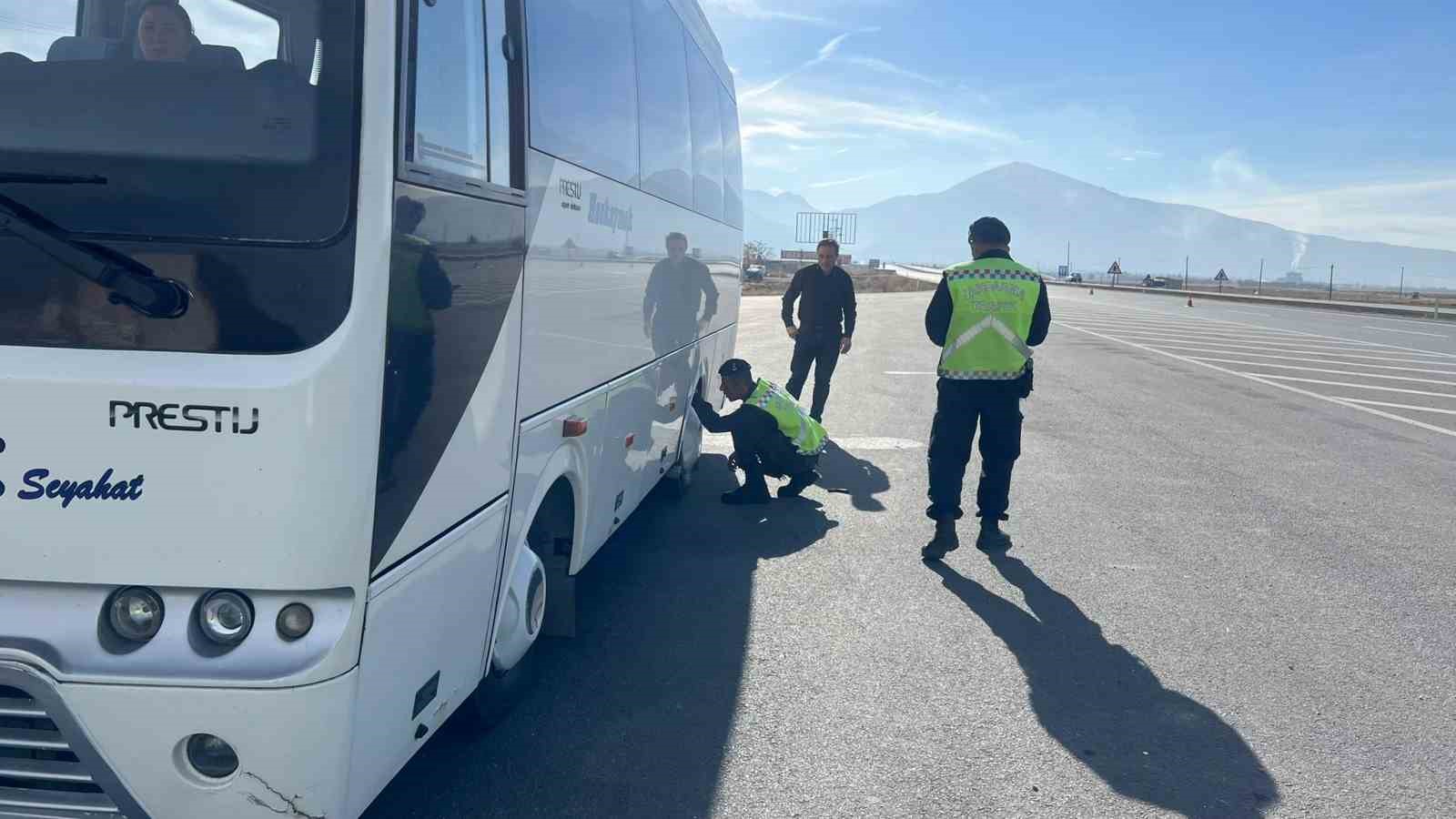 Afyonkarahisar'da Kış Lastiği Denetimi Yapıldı