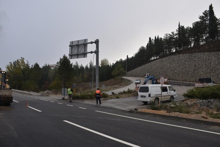 Söğüt'te Yol Çalışmaları Trafiği Etkiliyor