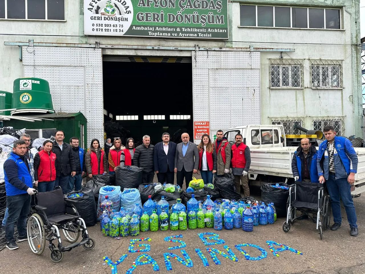 Afyonkarahisar Gençleri Plastik Kapak Topluyor