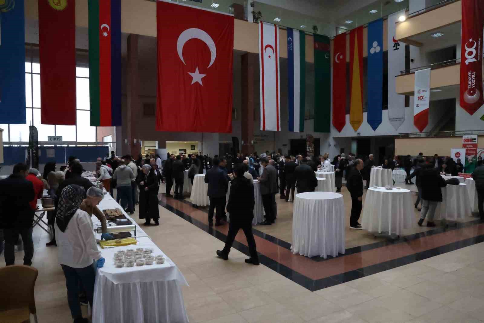 Anadolu Üniversitesi, Filistin'e destek için hayır panayırı düzenledi