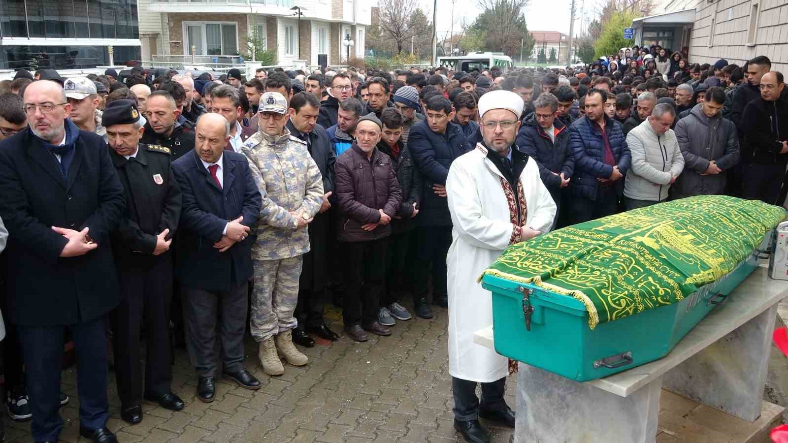 Fatih Anadolu Lisesi Müdürü Kalp Krizi Sonucu Vefat Etti