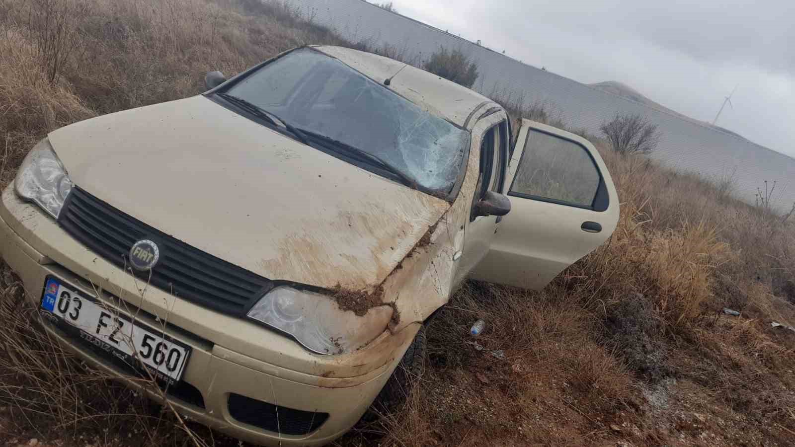 Dinar'da trafik kazası: 2 yaralı!