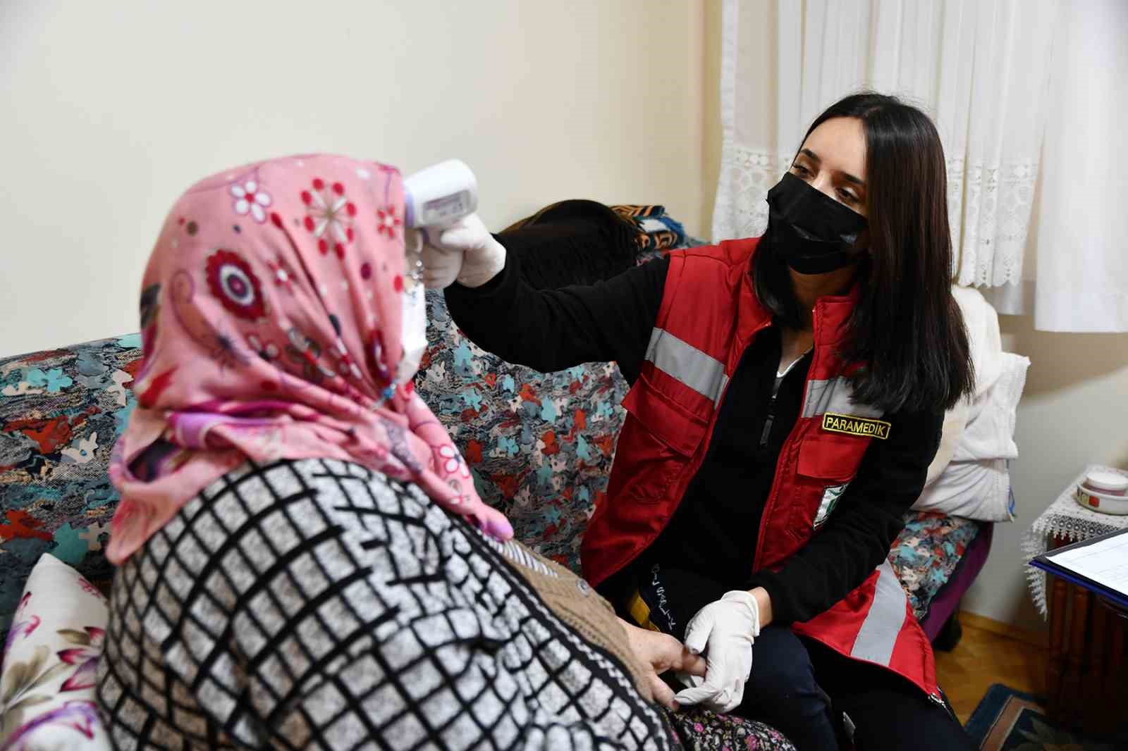 Tepebaşı Belediyesi'nin Evde Bakım Hizmetleri TEBEV: 65 yaş üstü vatandaşların yalnızlığını gideriyor!