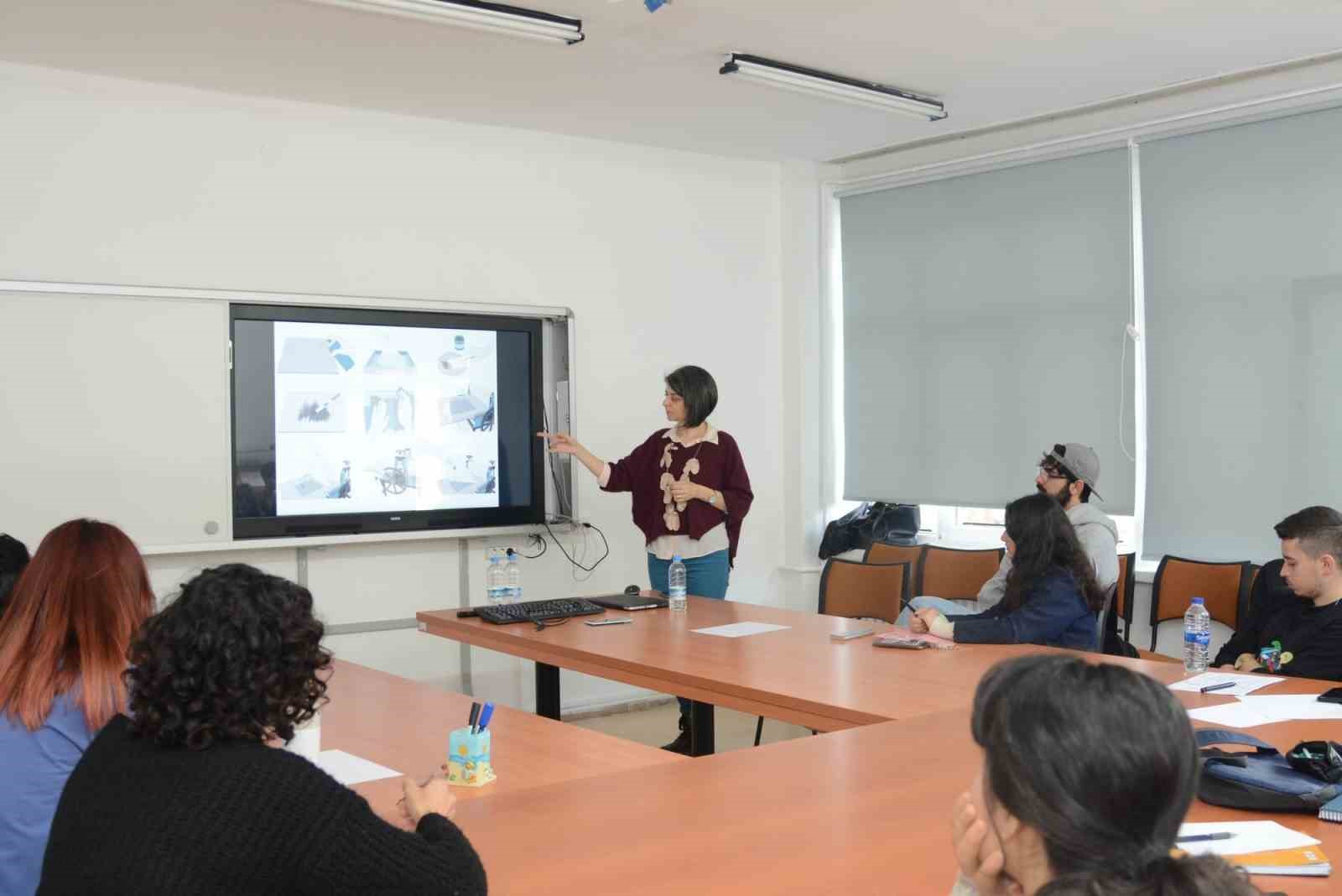 Anadolu Üniversitesi Eğitim Fakültesi, Sıfır Atık temalı Kolografi Baskı Çalıştayı düzenliyor.