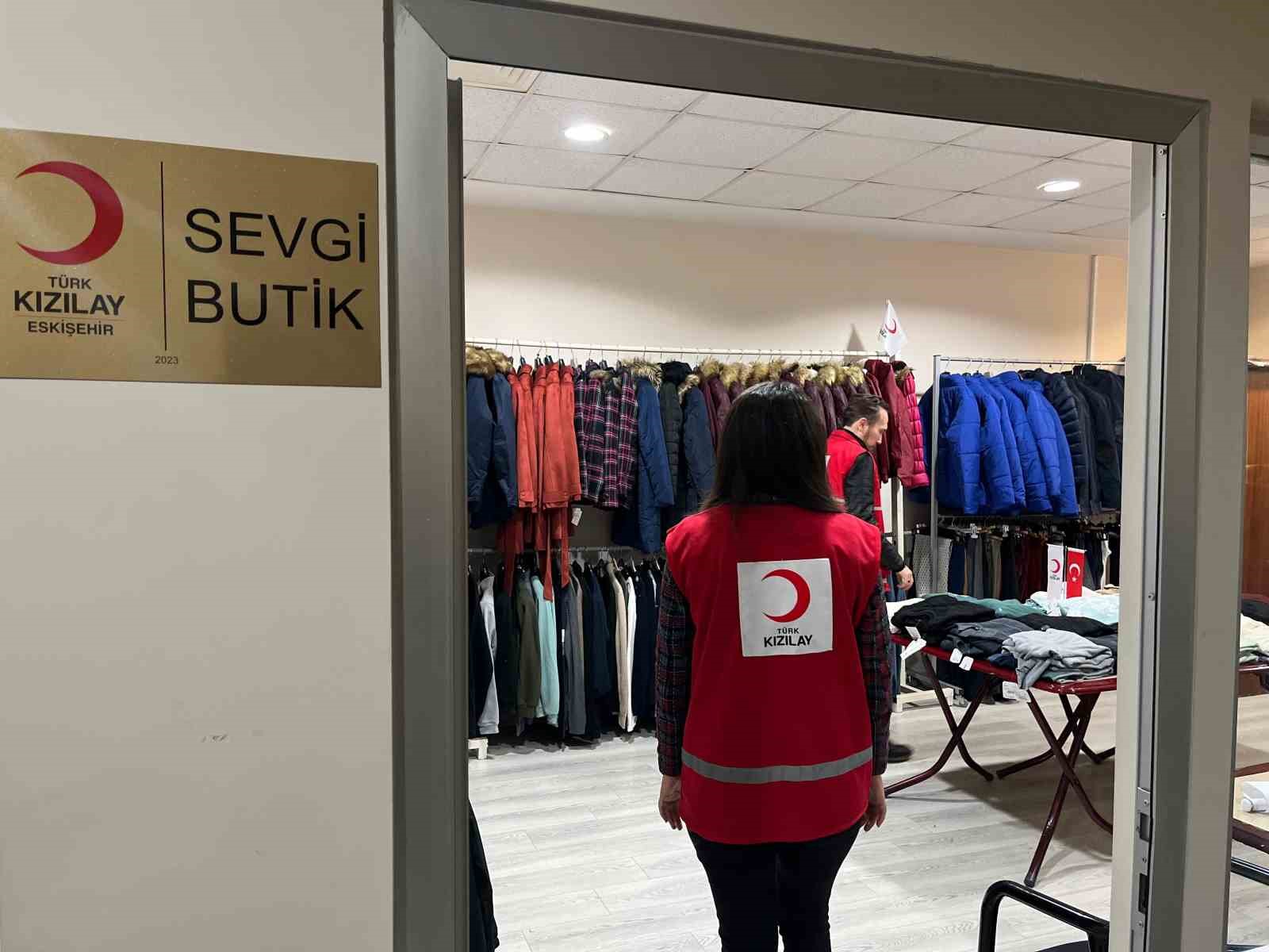 ESOGÜ ve Türk Kızılay'dan Öğrencilere Sevgi Butik