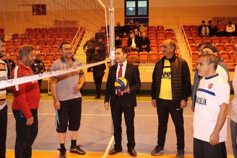 İhsaniye'de Kamu Kurumları Arasında Voleybol Heyecanı