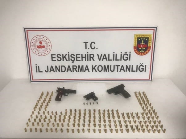 Eskişehir'de Jandarma Operasyonunda 11 Şüpheli Yakalandı