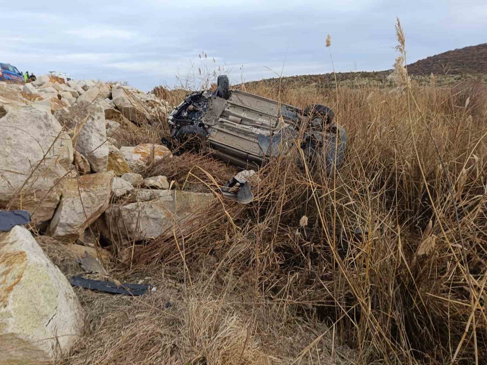 İhsaniye'de trafik kazasında 3 yaralı!