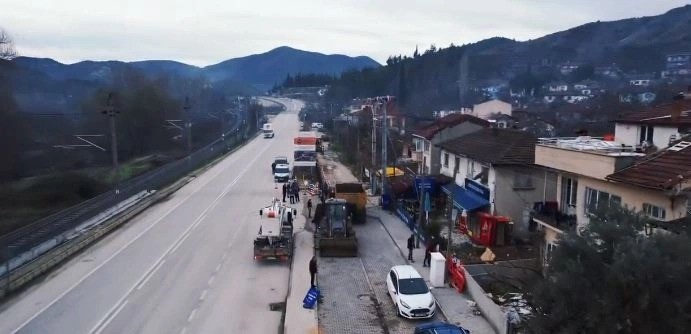 Bilecik Valisi Şefik Aygöl, Orhangazi Mahallesi'ne doğalgaz müjdesi verdi.