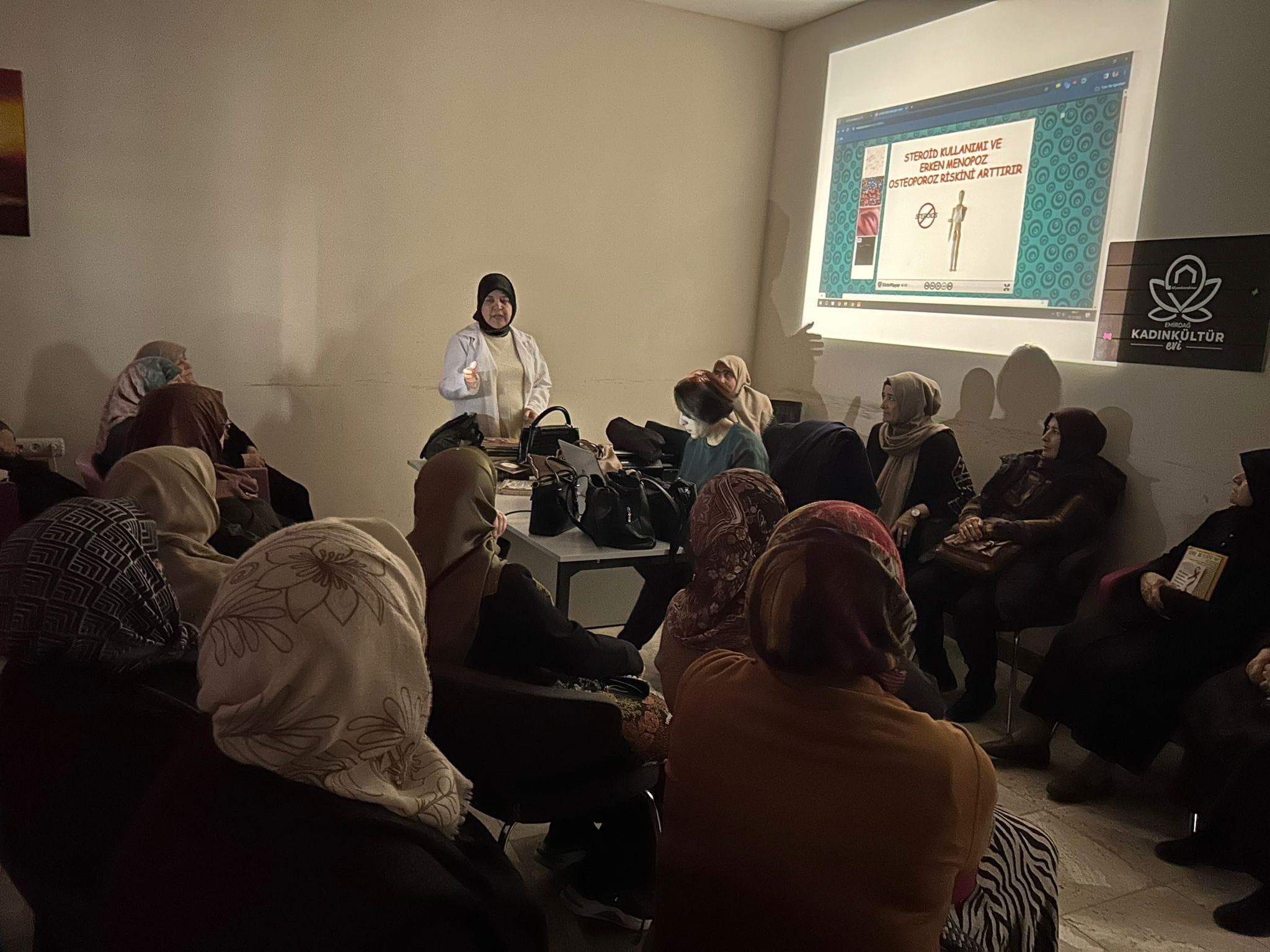 Emirdağ Kadın Kültür Evi, Osteoporoz Semineri Düzenledi