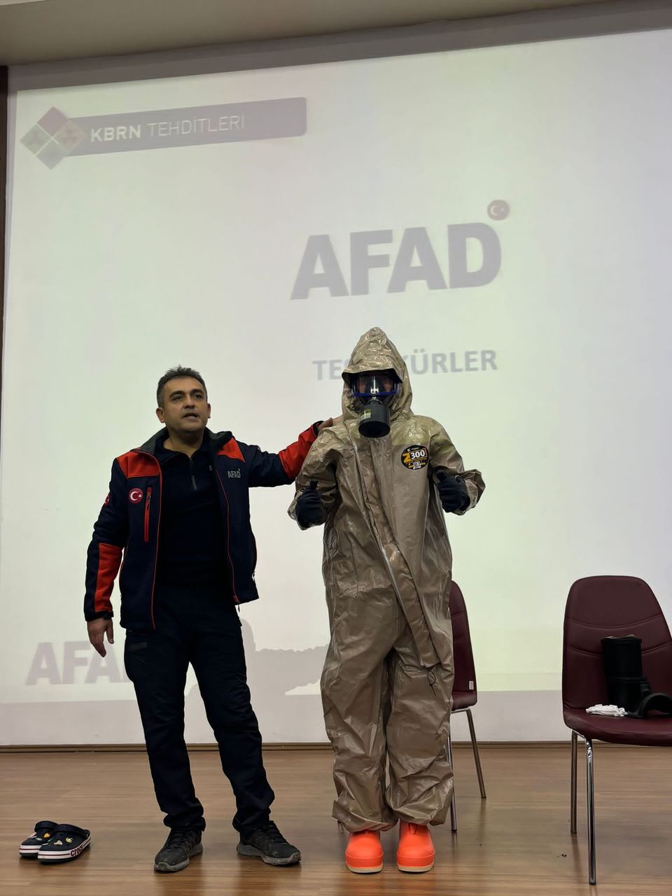 Afyonkarahisar'da KBRN Tehditlere Karşı Paramedik Öğrencilerine Eğitim Verildi