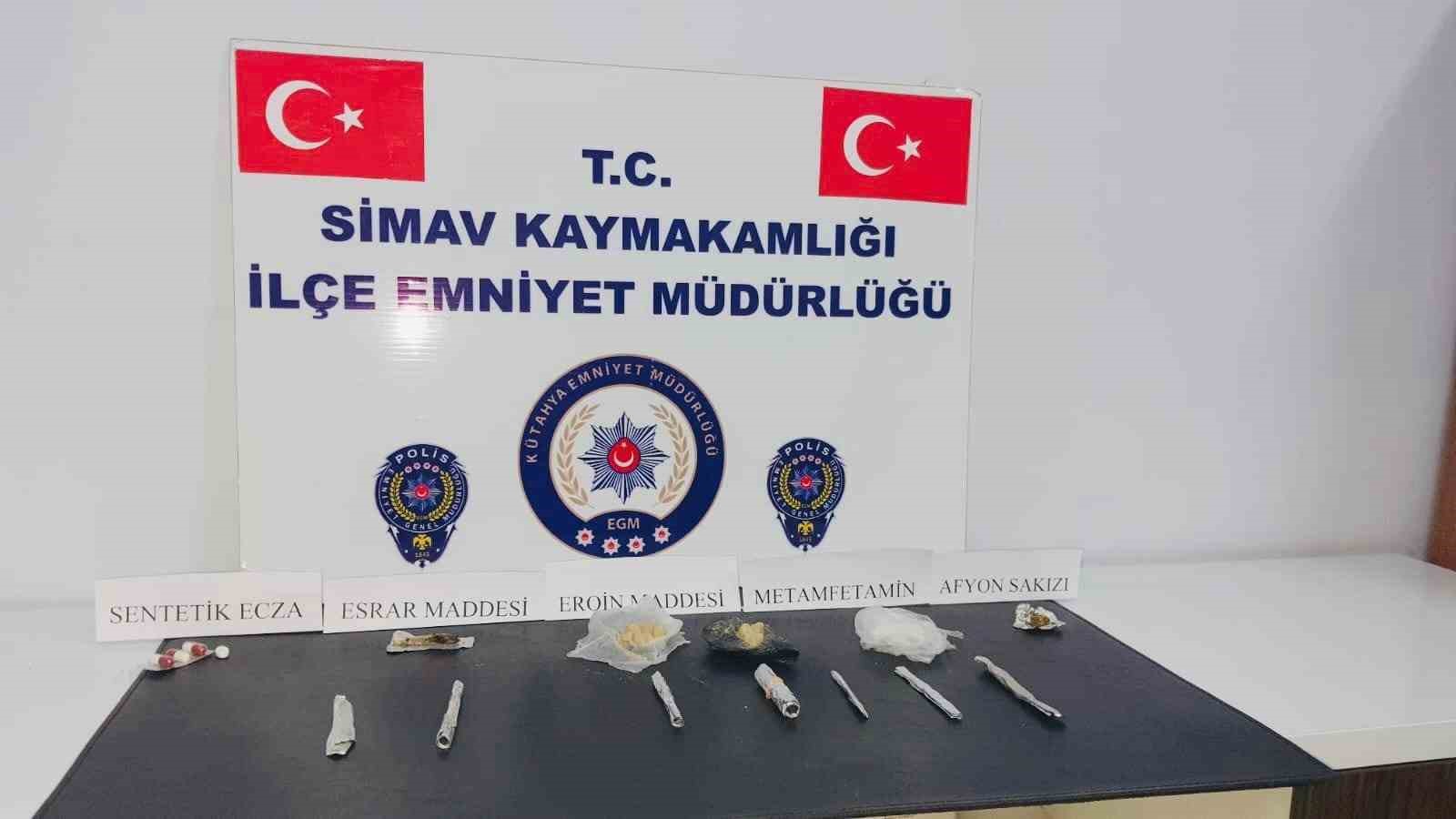 Simav'da polis operasyonunda uyuşturucu bulundu.