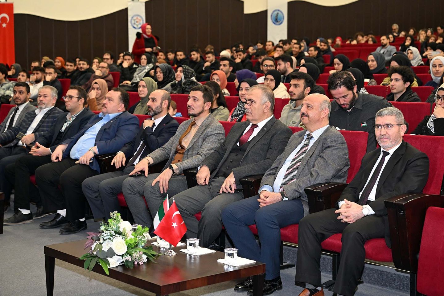 Afyon Kocatepe Üniversitesi, Filistin konusunu ele alan bir münazara oturumu düzenledi.