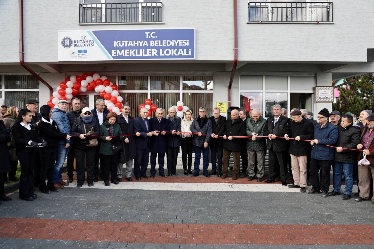 Kütahya'da Emekliler Lokali Hizmete Açıldı