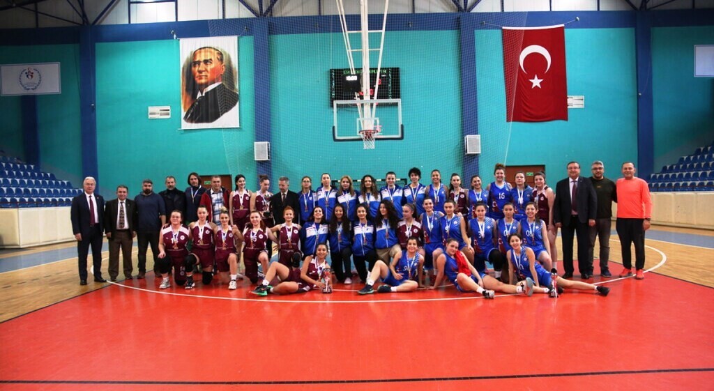 DPÜ Basketbol Takımları Turnuvada Belirledi