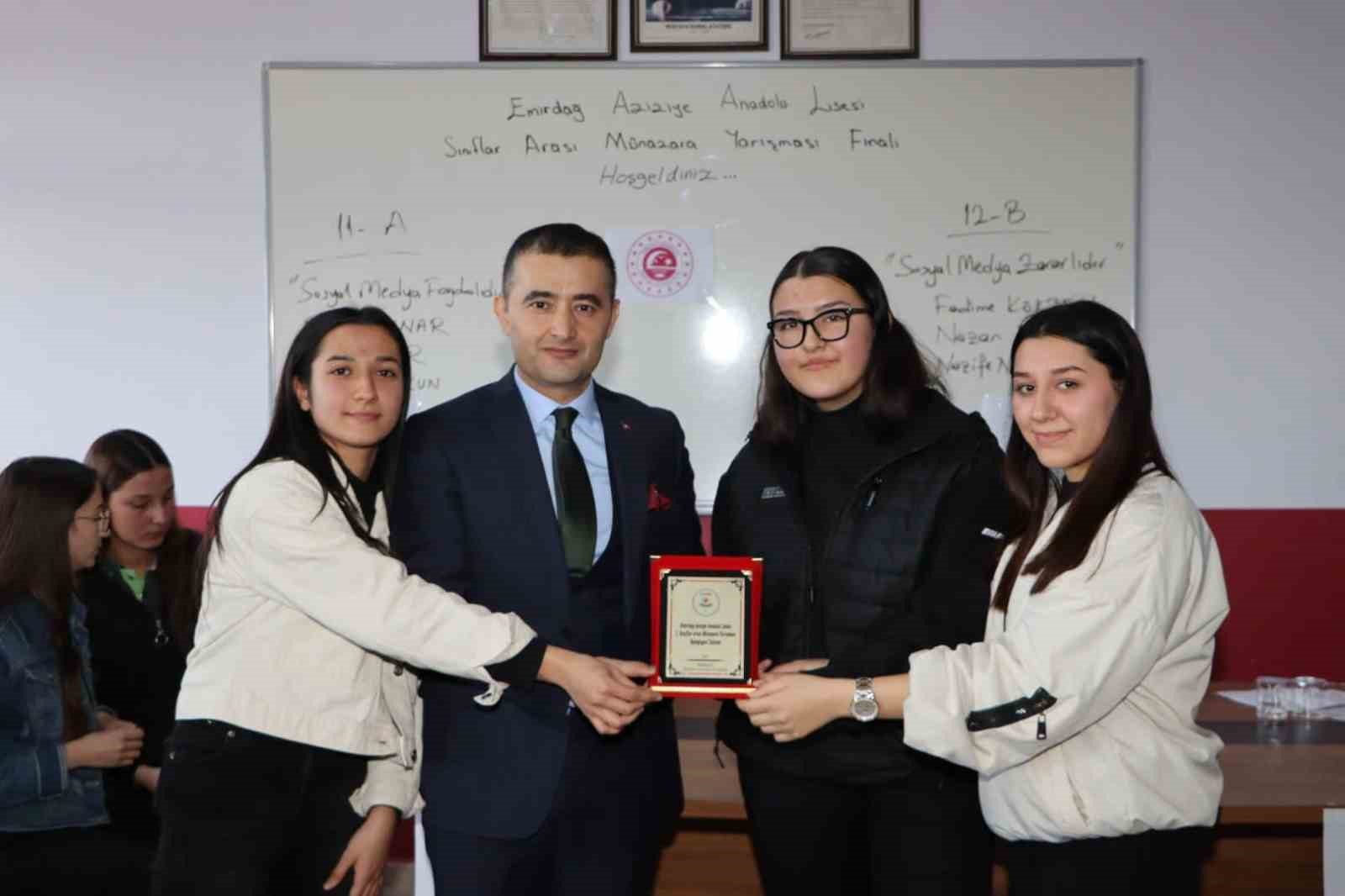 Emirdağ'da Münazara Yarışması Sonuçlandı