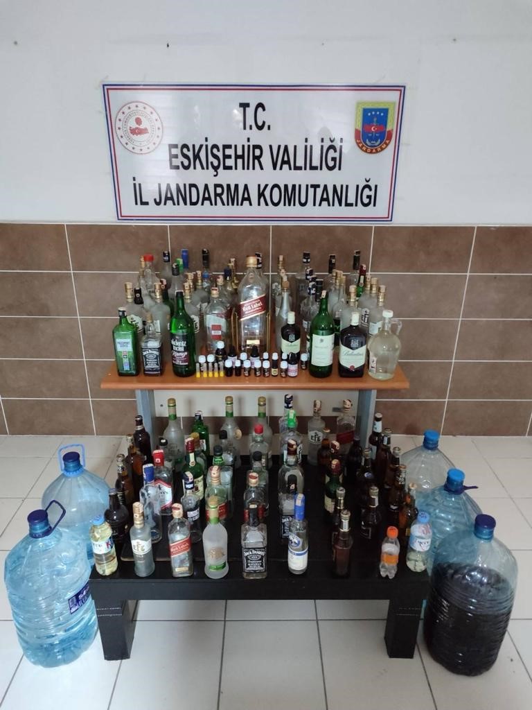 Eskişehir'de jandarma alkol kaçakçılığına operasyon düzenledi