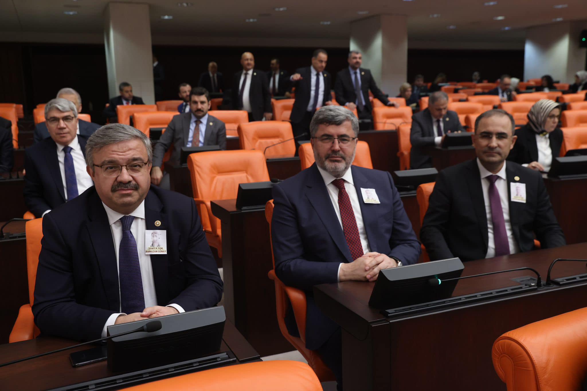 İbrahim Yurdunuseven, Milletvekili olarak dual görevini başarıyla sürdürdü.