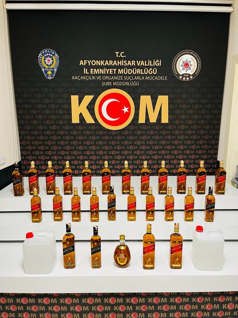 Afyonkarahisar'da kaçak alkol operasyonu: 27 viski ve 10 litre etil alkol ele geçirildi