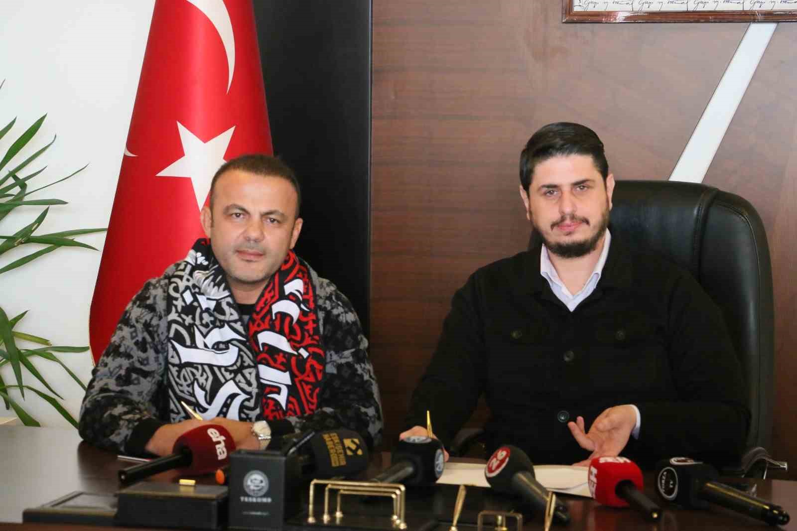 Eskişehirspor, Levent Kartop'u teknik direktör olarak atadı.