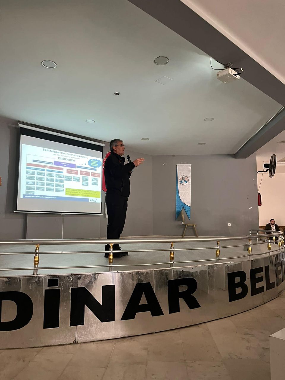 Dinar'da Muhtarlar Afetlere Karşı Bilgilendirildi