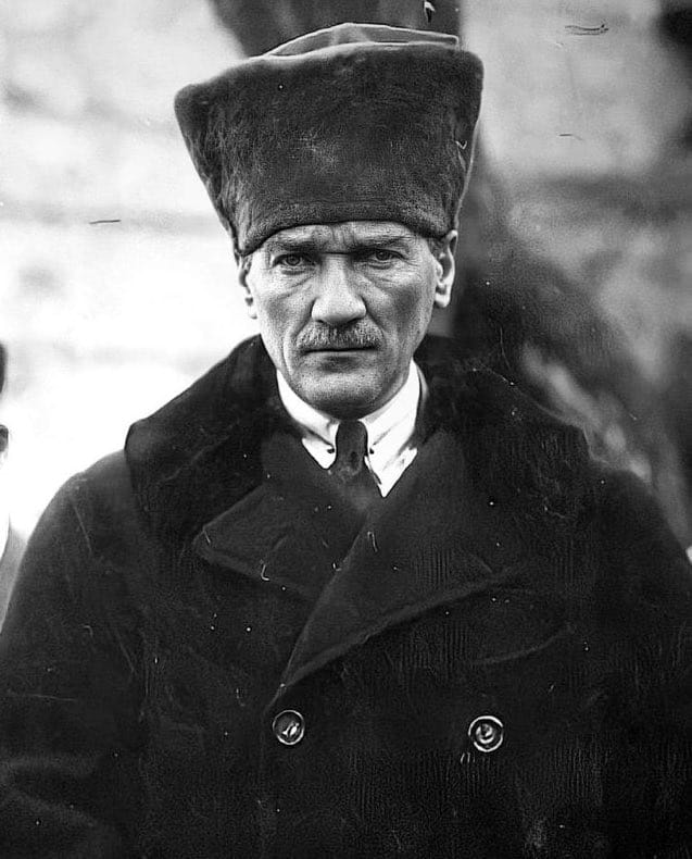 Afyok Taraftarları Grubu, Mustafa Kemal Atatürk'e Saygısızlıkla Mücadele Ediyor.