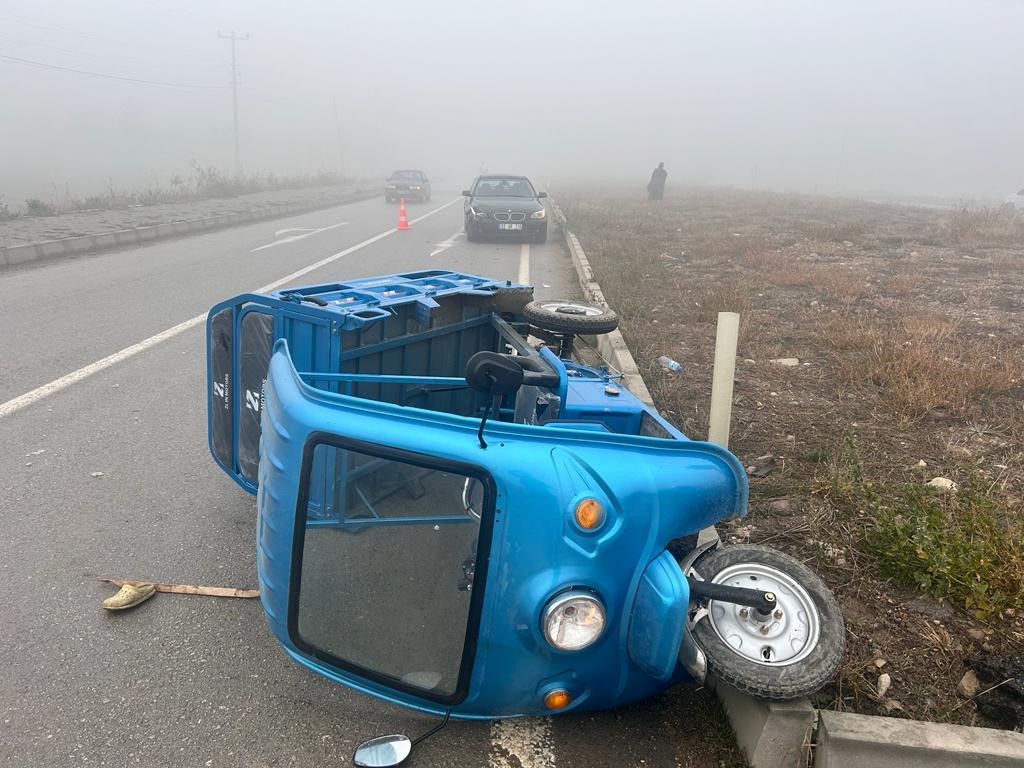 Afyonkarahisar'da trafik kazası: 3 yaralı!