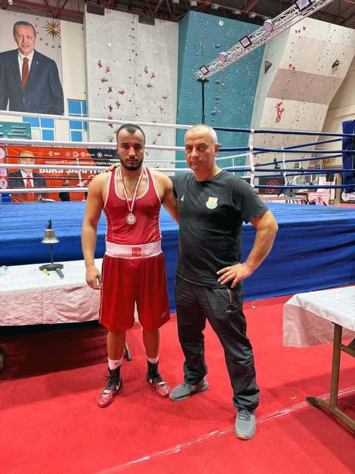 AFKÜ'lı Genç Sporcu Türkiye Boks Şampiyonasında Gümüş Madalya Aldı.