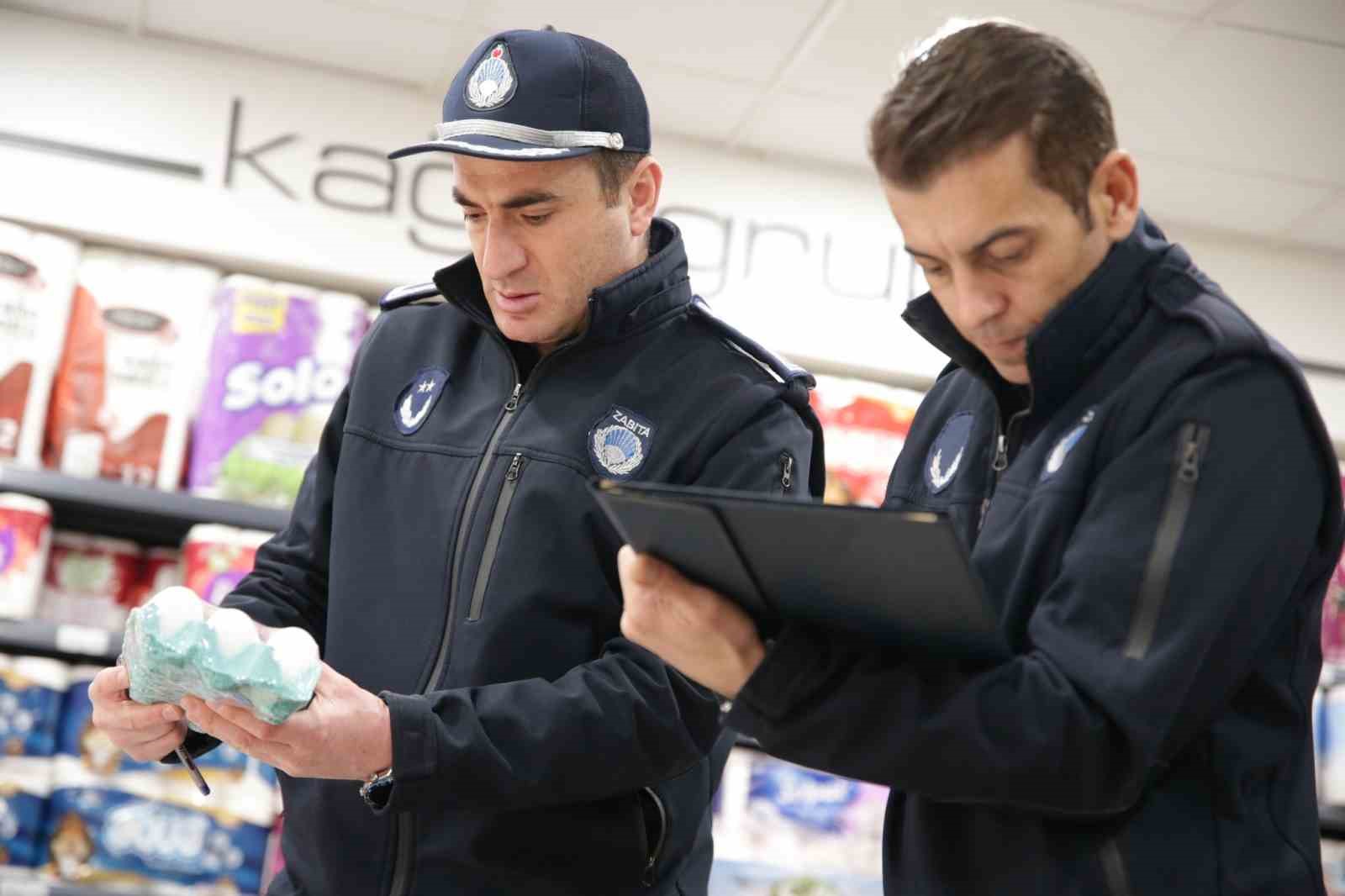 Kütahya Belediyesi Zabıta Müdürlüğü Marketleri Denetliyor