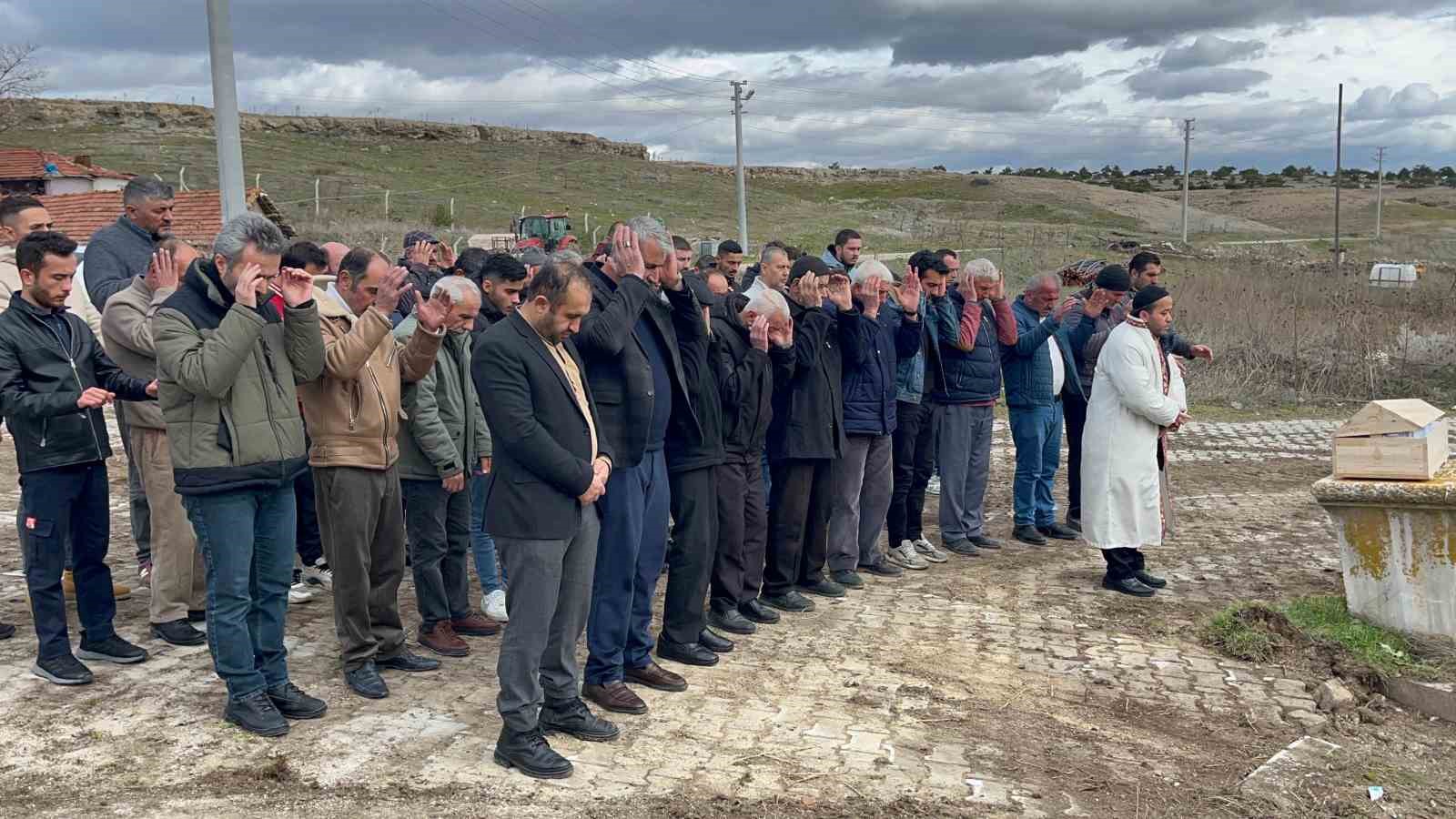 Eskişehir'de Kaybolduktan Sonra Bulunan Nazmi Önal'ın Cenazesi Defnedildi