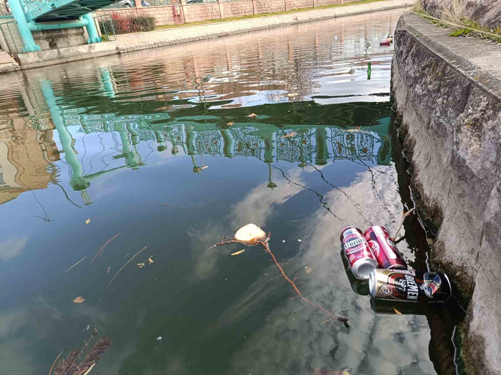 Porsuk Çayı'nda Çöp Sorunu Çözülmeli!