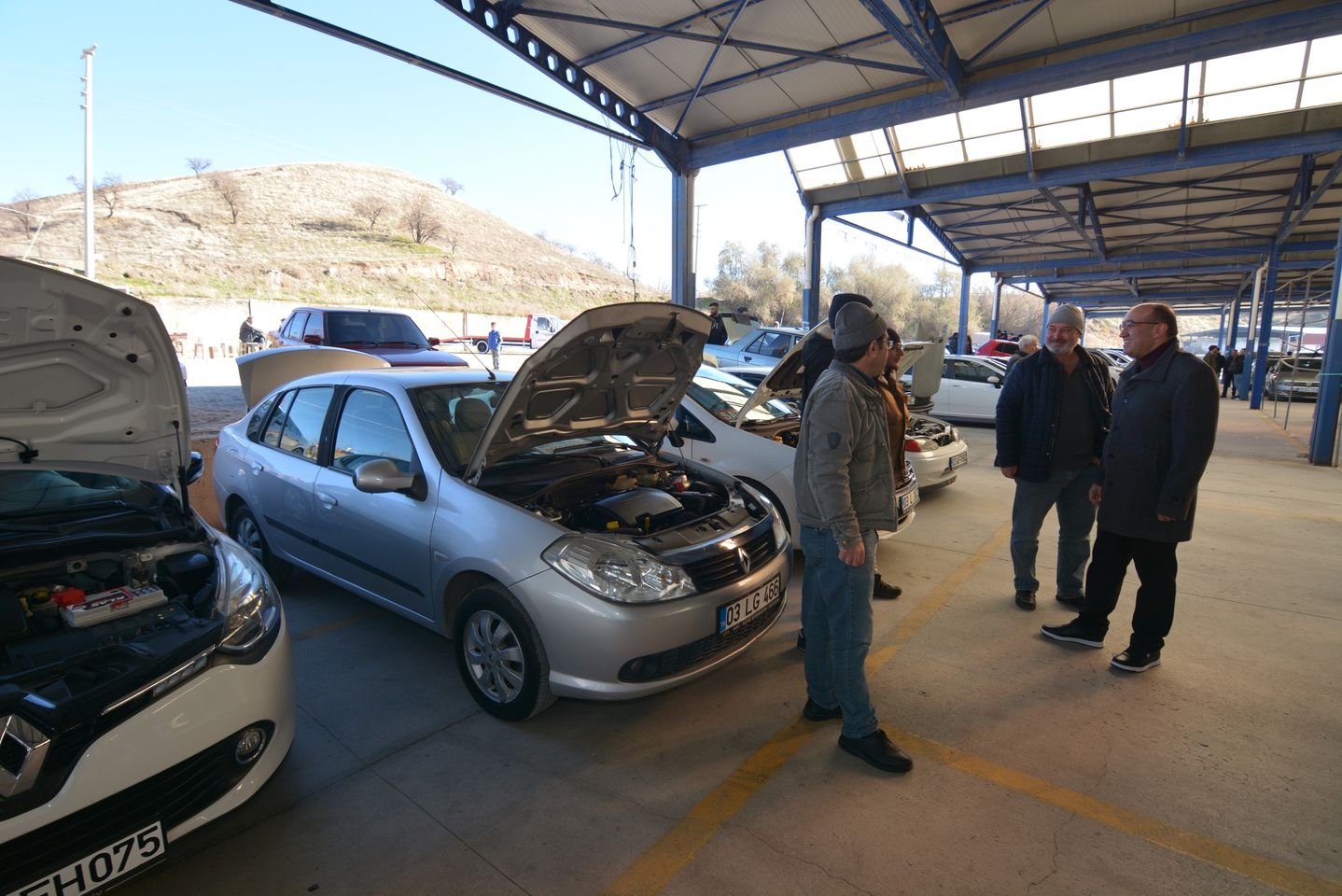 Sandıklı'da Yeni Araba Pazarı Hizmete Açıldı