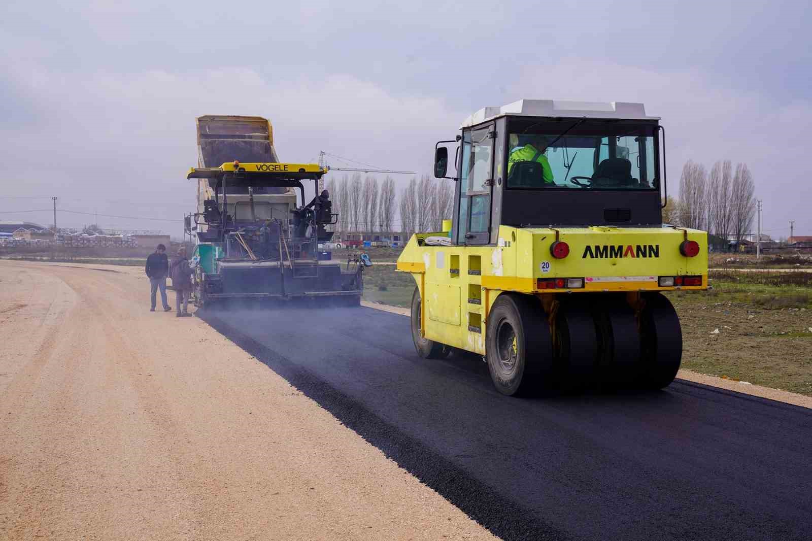 Tepebaşı Belediyesi, 2023'te yol ve kaldırım çalışmalarıyla kaliteli hizmet sundu.