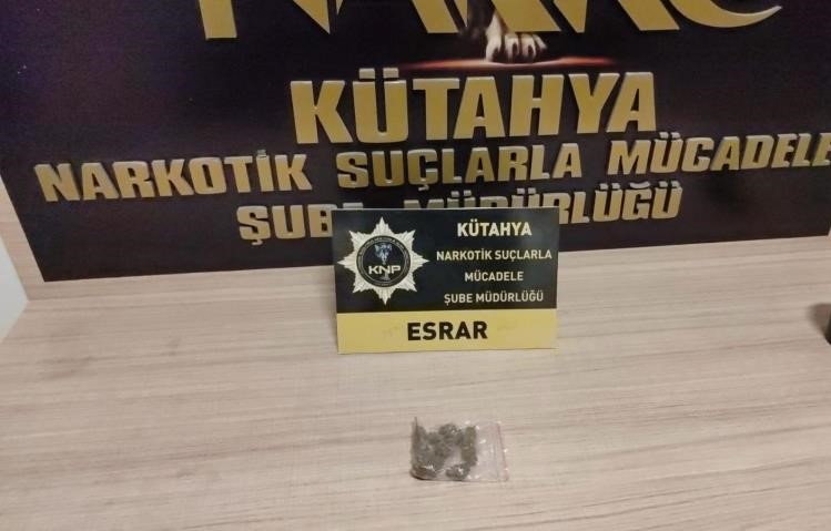 Kütahya'da Somali'li iki kişiye uyuşturucu suçundan operasyon yapıldı!