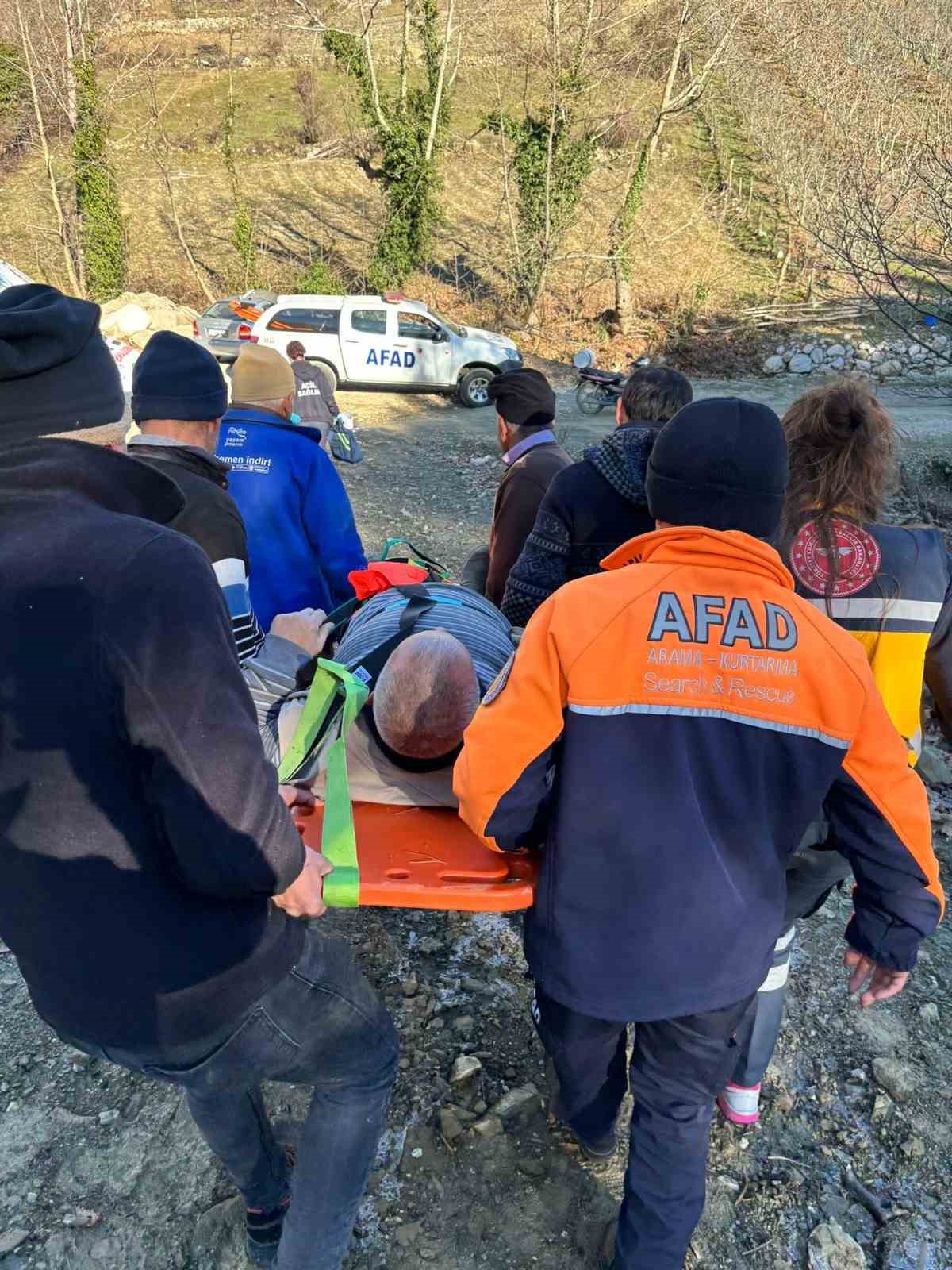 Isparta'da doğa gezisinde ayağını kıran kişi AFAD tarafından kurtarıldı.