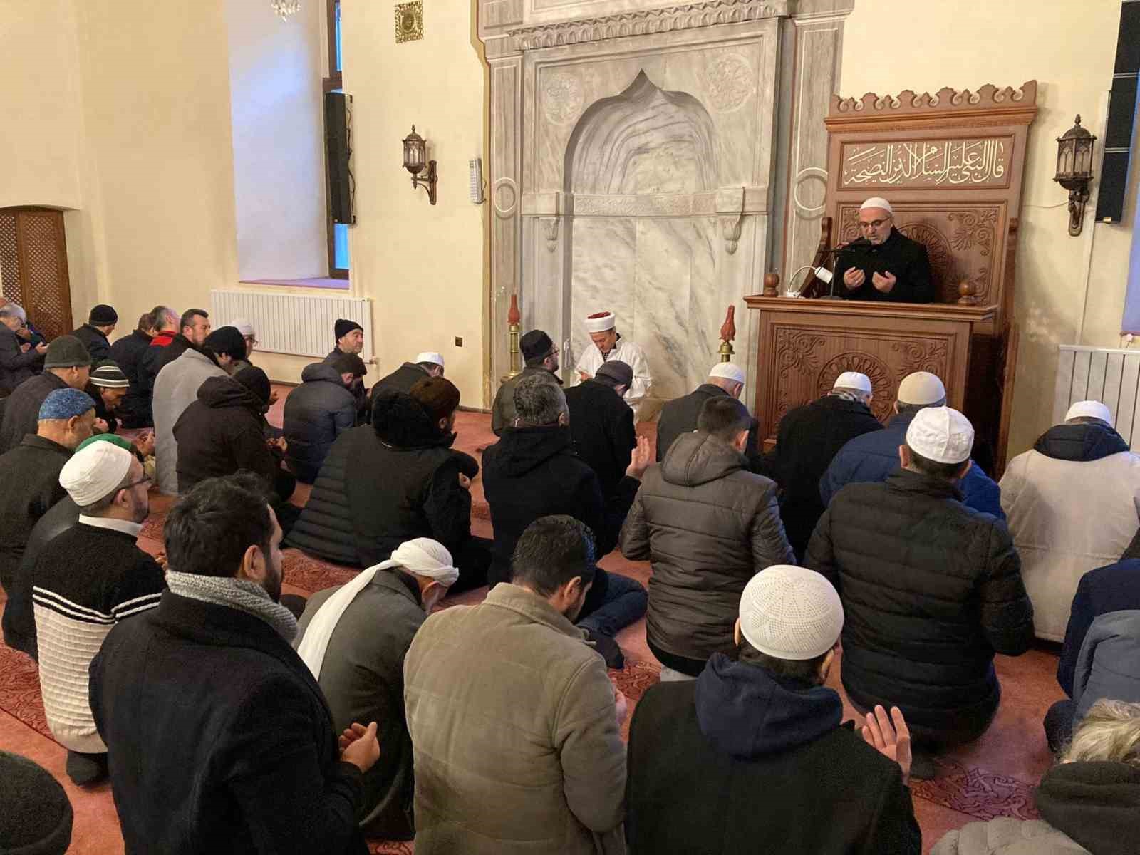 Mevlevi Camii'nde Şehitler İçin Dua