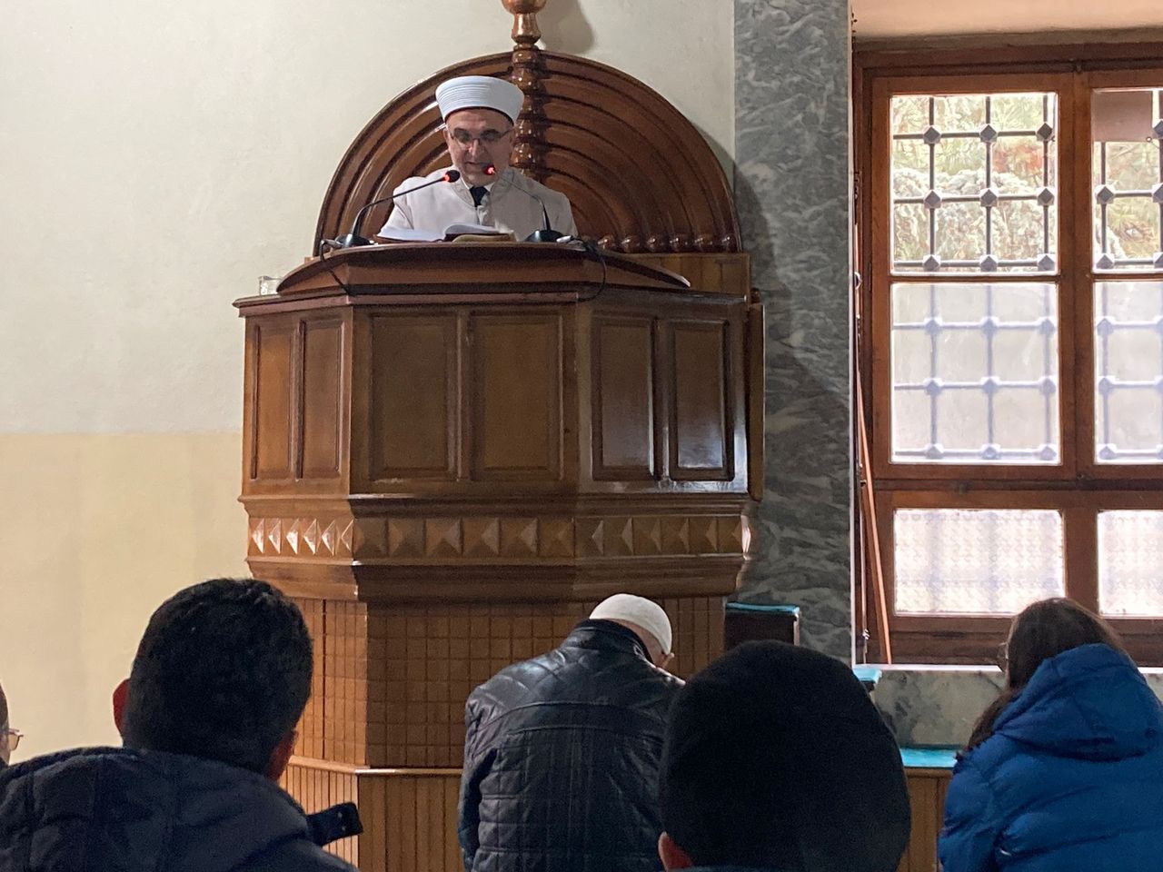 Afyonkarahisar'da İmaret Camii'nde düzenlenen hadis dersleri manevi atmosferi güçlendiriyor.