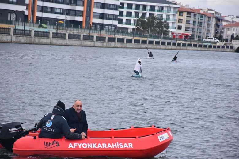 Afyonkarahisar'da Genç Kano Sporcuları 2028 Olimpiyat Şampiyonası'nda Türkiye'yi Temsil Edecek