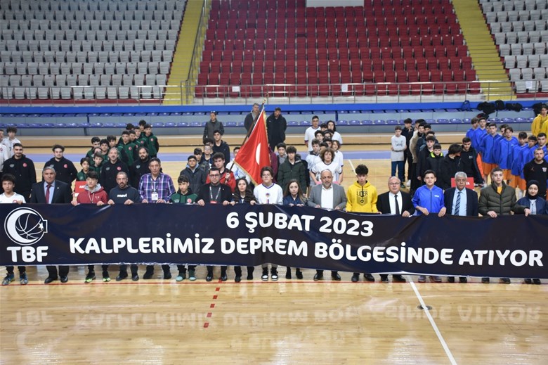 Afyonkarahisar'da Basketbol Şampiyonası Başladı