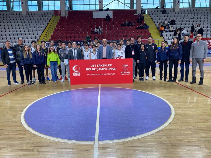 Afyonkarahisar'da düzenlenen Basketbol Şampiyonası'nda Denizli takımları Anadolu Şampiyonası'na gitme hakkını kazandı.