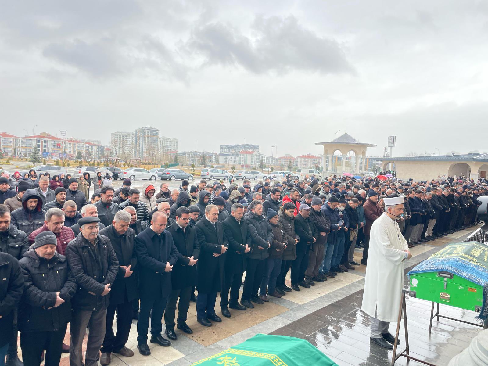 Afyonkarahisar'da cenaze merasimi düzenlendi.