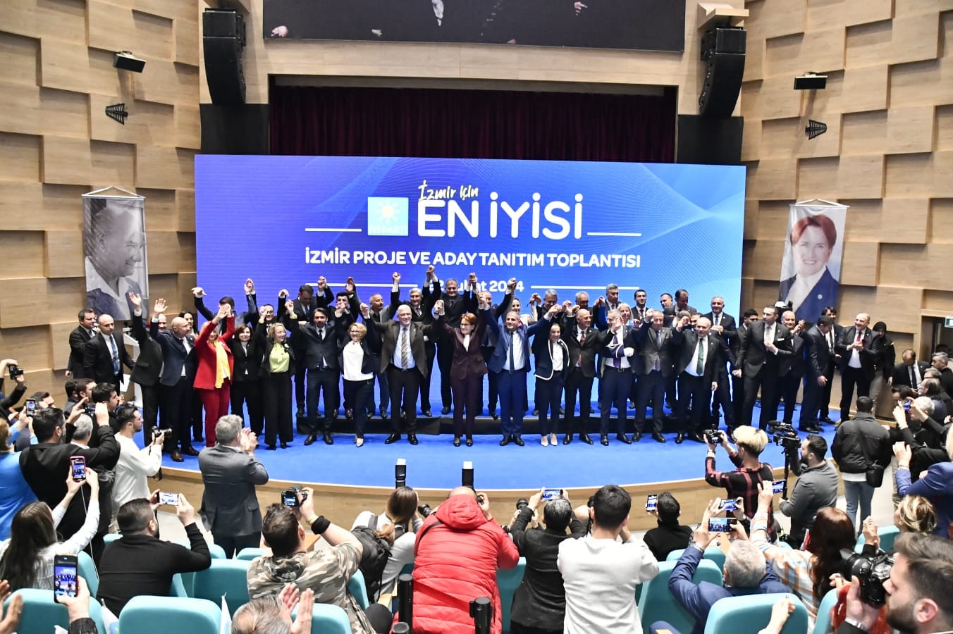 İyi Parti, İzmir Adayları için Tanıtım Yaptı