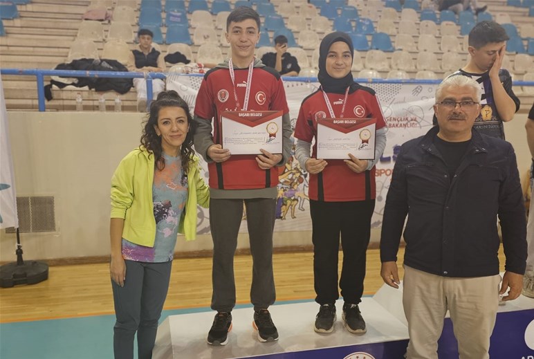 Çay İmamhatip Ortaokulu, Floor Curling'de Büyük Başarı Elde Etti