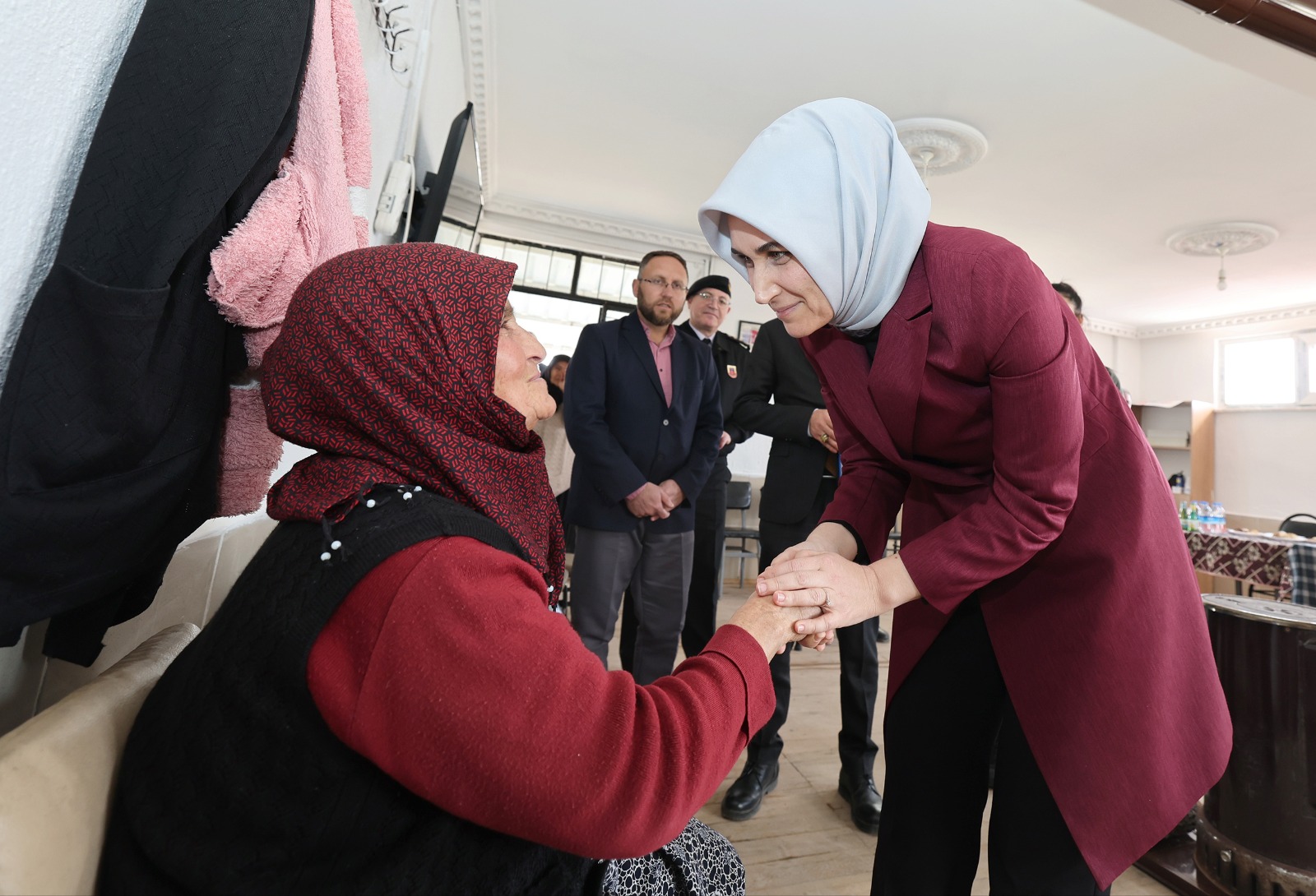 Doç. Dr. Kübra Güran Yiğitbaşı, Sandıklı'da köyleri ziyaret etti.