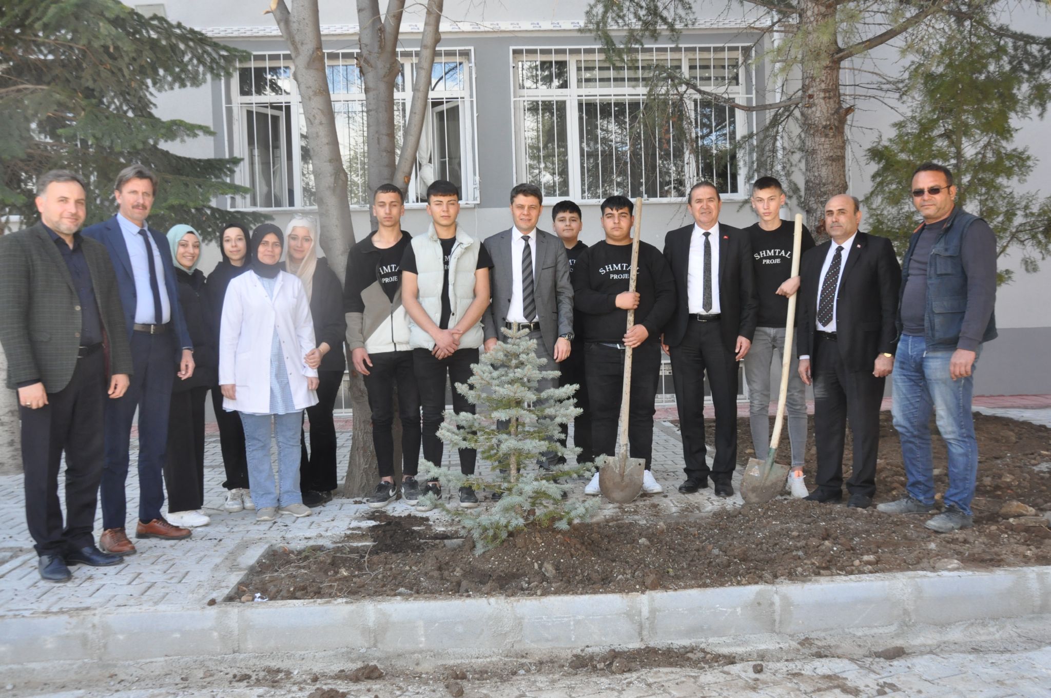 Sandıklı Hisar Mesleki ve Teknik Anadolu Lisesi'nde Fidan Dikimi Gerçekleştirildi