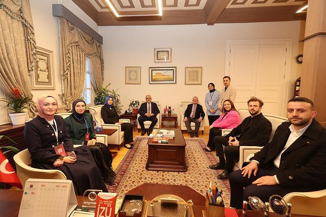 Afyonkarahisar Valiliği, İstanbul Sabahattin Zaim Üniversitesi Rektörü Prof. Dr. Ahmet Cevat Acar'ın Afyonkarahisar'a gerçekleştirdiği ziyareti duyurdu.