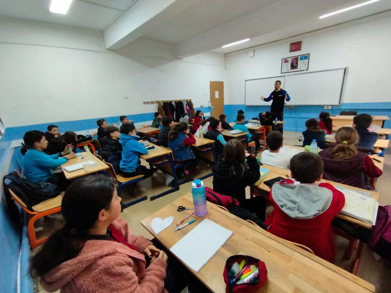 Afyonkarahisar Sinanpaşa İlçesinde Öğrencilere Afet Farkındalığı Eğitimi