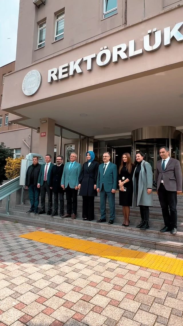 Vali, Marmara Üniversitesi'nde Gençlere Destek Verdi.