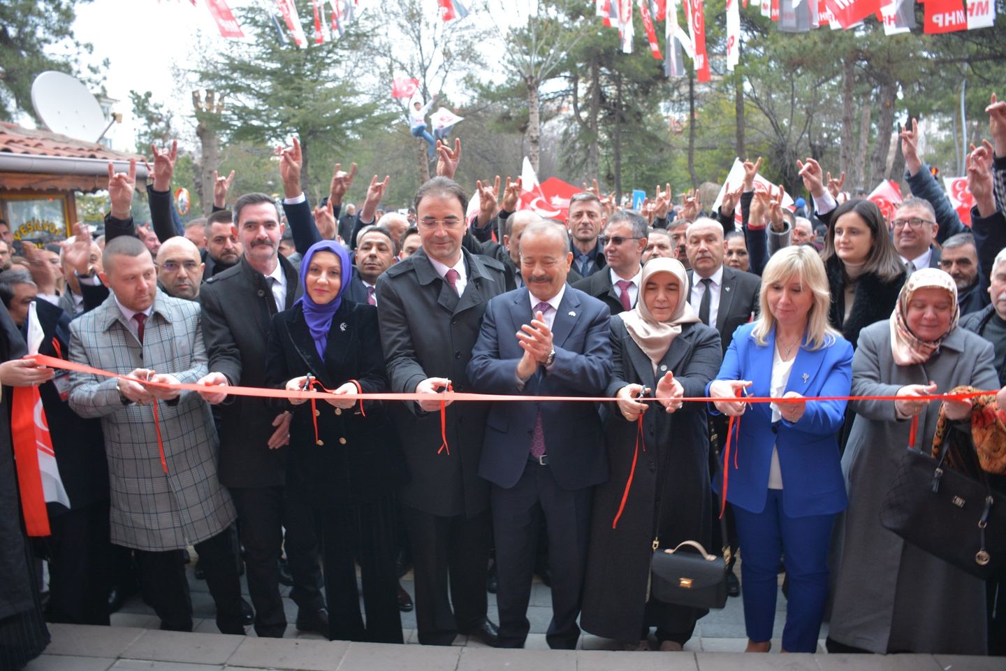 Afyon'da MHP mitingi coşkulu geçti.